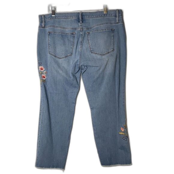 J CREW Slim Broken In Boyfriend Cropped Jeans with Floral Embroirdery Size 31P - Picture 2 of 8